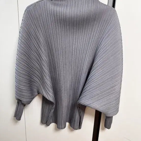 [BUNJANG] Pleated Gauri Top / 플리츠 가오리티