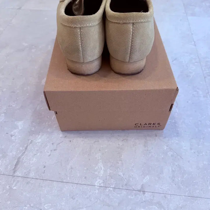 [BUNJANG] Clarks Wallabee Maple Suede Shoes / 클락스 왈라비 메이플스웨이드
