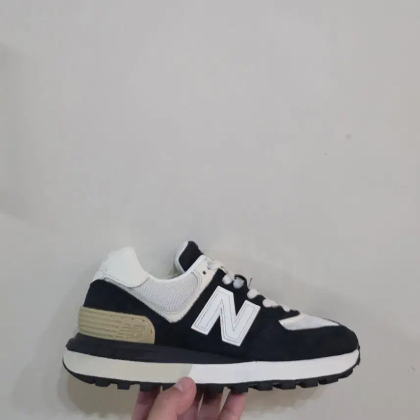 [BUNJANG] New Balance 574 Legacy Black Angora Sneakers / [235] 뉴발란스 574 레거시 블랙앙고라