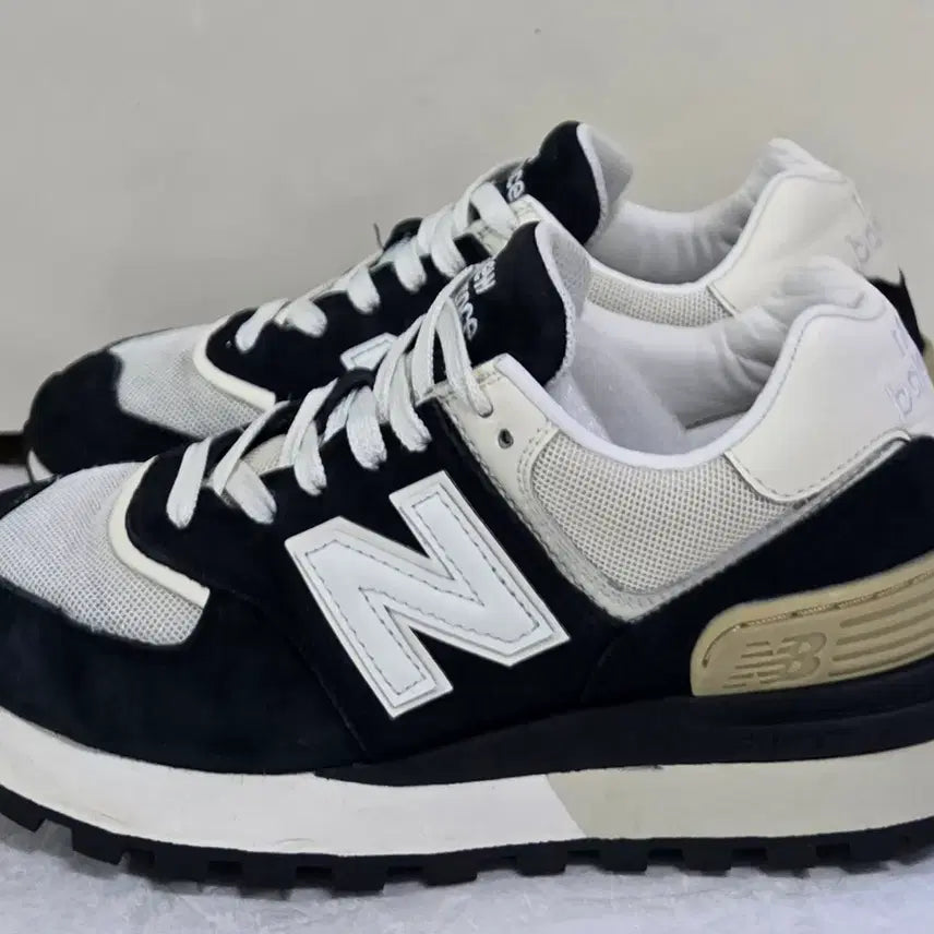 [BUNJANG] New Balance 574 Legacy Black Angora Sneakers / [235] 뉴발란스 574 레거시 블랙앙고라