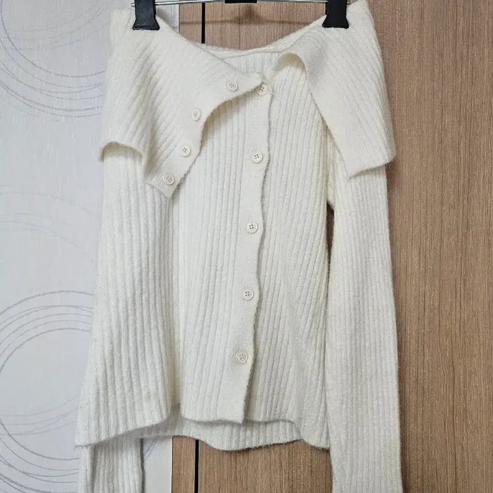 [BUNJANG] Off-Shoulder Asymmetrical Knit Top / 오프숄더 언발 니트