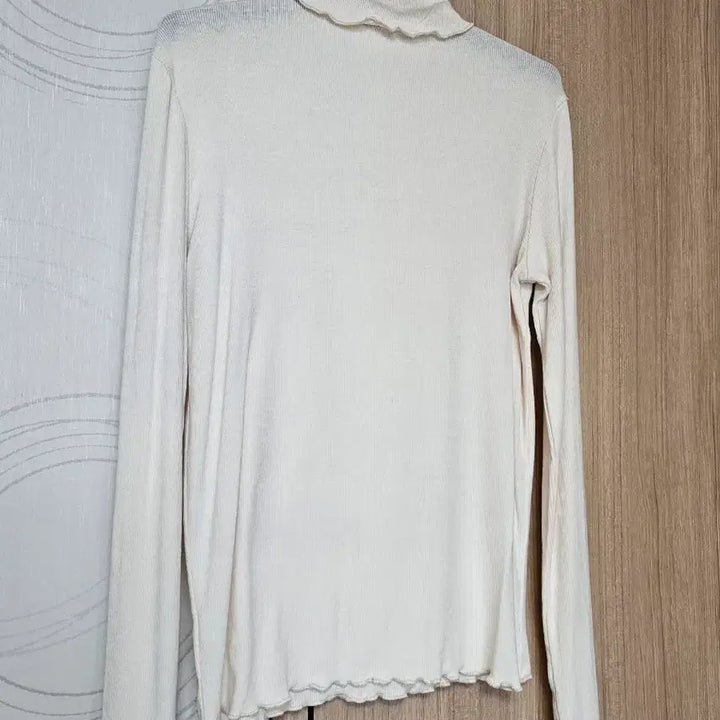 [BUNJANG] Wave Detail Thin Knit Turtleneck / 물결 목폴라 얇은 니트