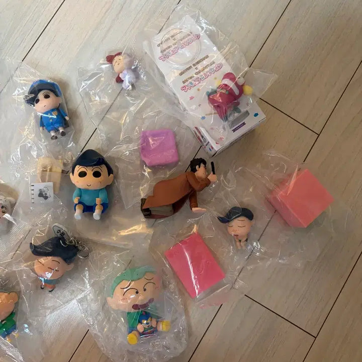 [BUNJANG] Crayon Shin-chan Toy Story Gacha Figures / 짱구 토이스토리 가챠