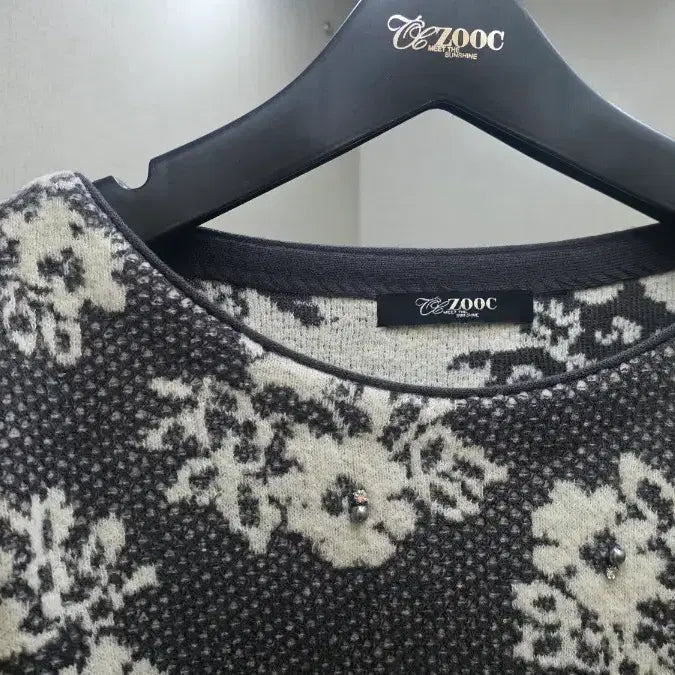 [BUNJANG] ZOOC Flower Pattern Knit Sweater (Free Size) / [새상품] 대현 ZOOC 주크 플라워 패턴 상의 (프리사이즈)