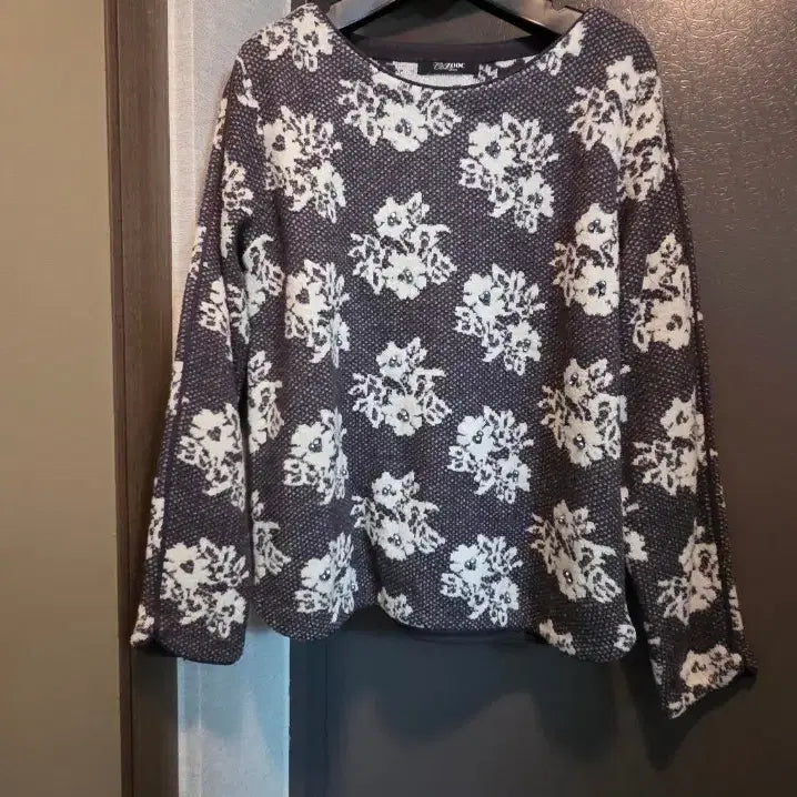 [BUNJANG] ZOOC Flower Pattern Knit Sweater (Free Size) / [새상품] 대현 ZOOC 주크 플라워 패턴 상의 (프리사이즈)