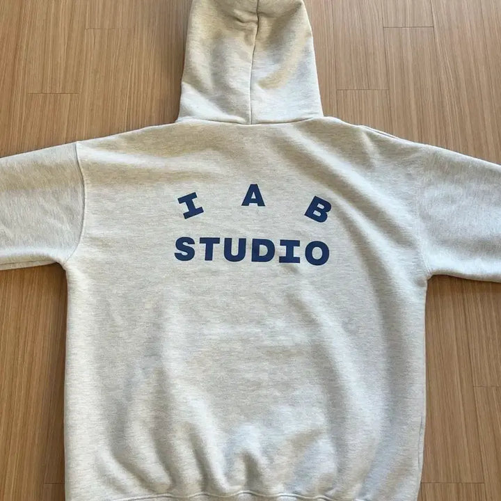 [BUNJANG] IAB Studio Light Grey Hoodie M / 아이앱 스튜디오 라이트그레이 후드티 M