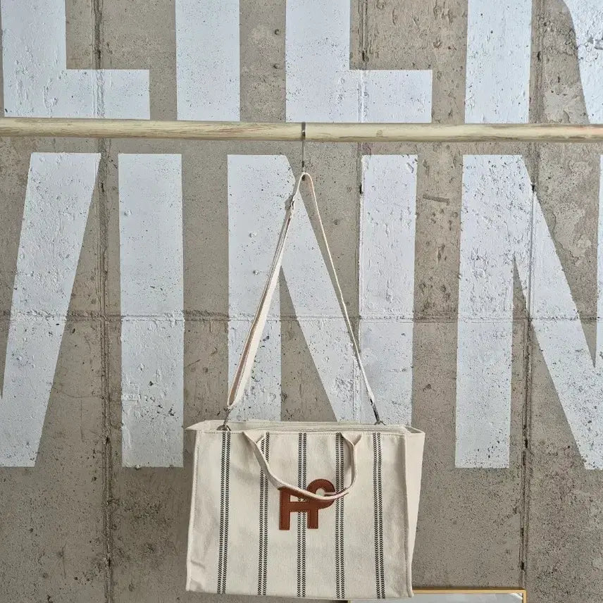 [BUNJANG] Alphabet Embroidery Stripe Canvas Tote Bag / 알파벳 자수 스트라이프 캔버스 토트백
