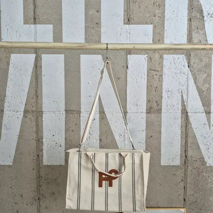[BUNJANG] Alphabet Embroidery Stripe Canvas Tote Bag / 알파벳 자수 스트라이프 캔버스 토트백
