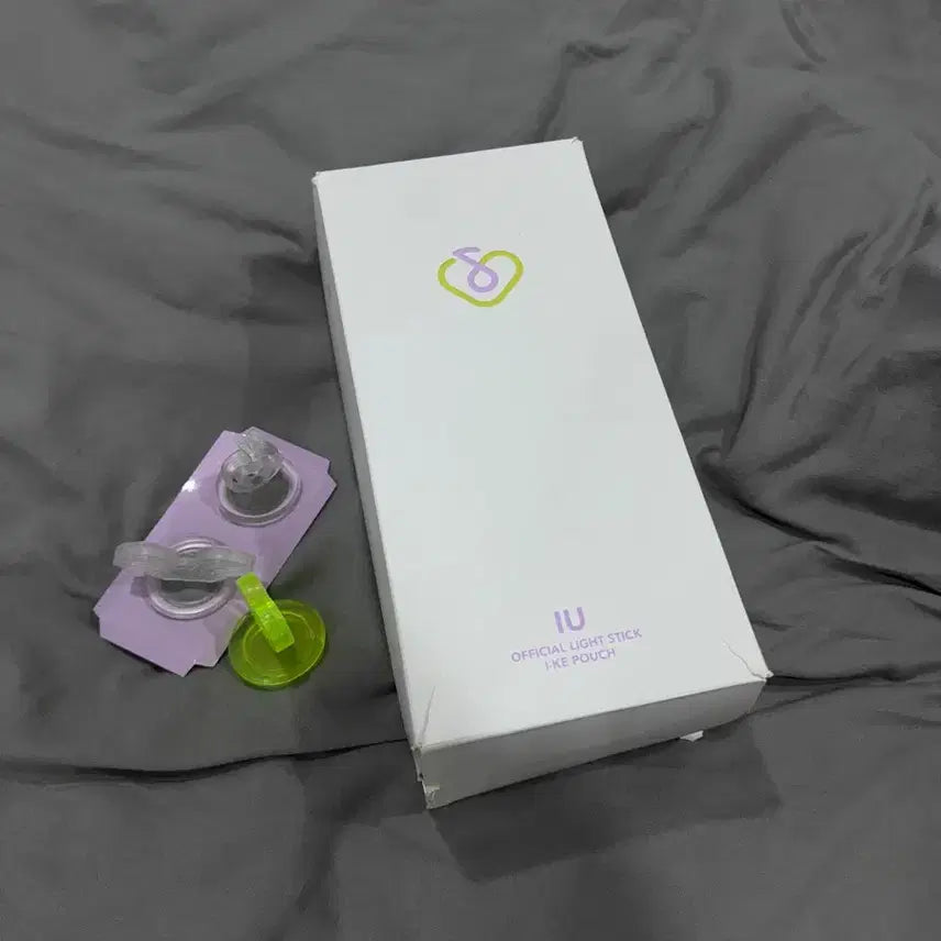 [BUNJANG] IU Official Lightstick + Pouch Set / IU 아이크 응원봉 + 파우치 세트 팝니다