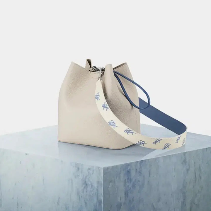 [BUNJANG] Find Kapoor Pingo Bag Shoulder Bag with Additional Straps / 파인드카푸어 핑고백 숄더백 (추가 스트랩 포함)