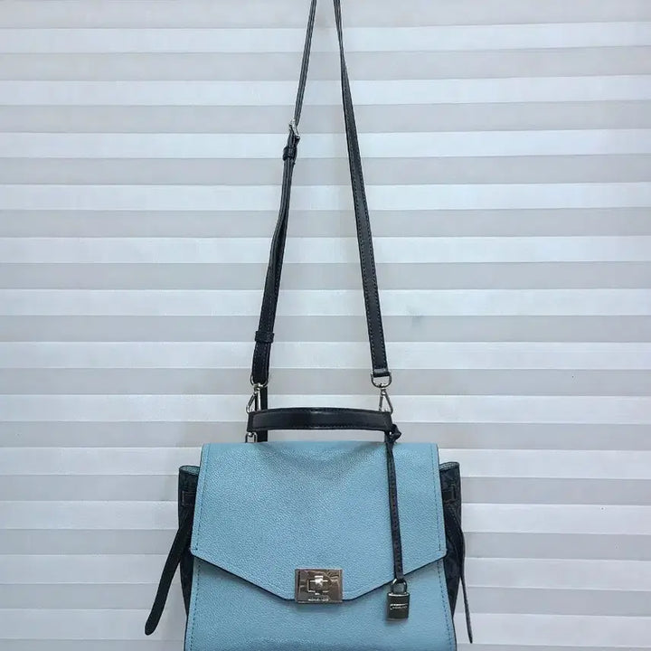 [BUNJANG] Michael Kors Sky Blue Tote Crossbody Bag / 마이클코어스> 스카이블루 토트 크로스백