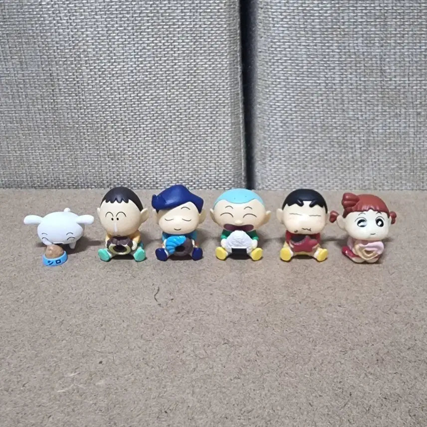 [BUNJANG] Crayon Shin-chan Mogumogu Gacha Figures Set of 6 / 짱구는 못말려 모구모구 가챠 피규어 6종 세트