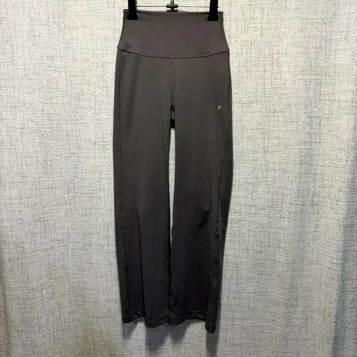 [BUNJANG] Mulawear Bootcut Leggings Size 6 / 뮬라웨어  부츠컷 레깅스 6