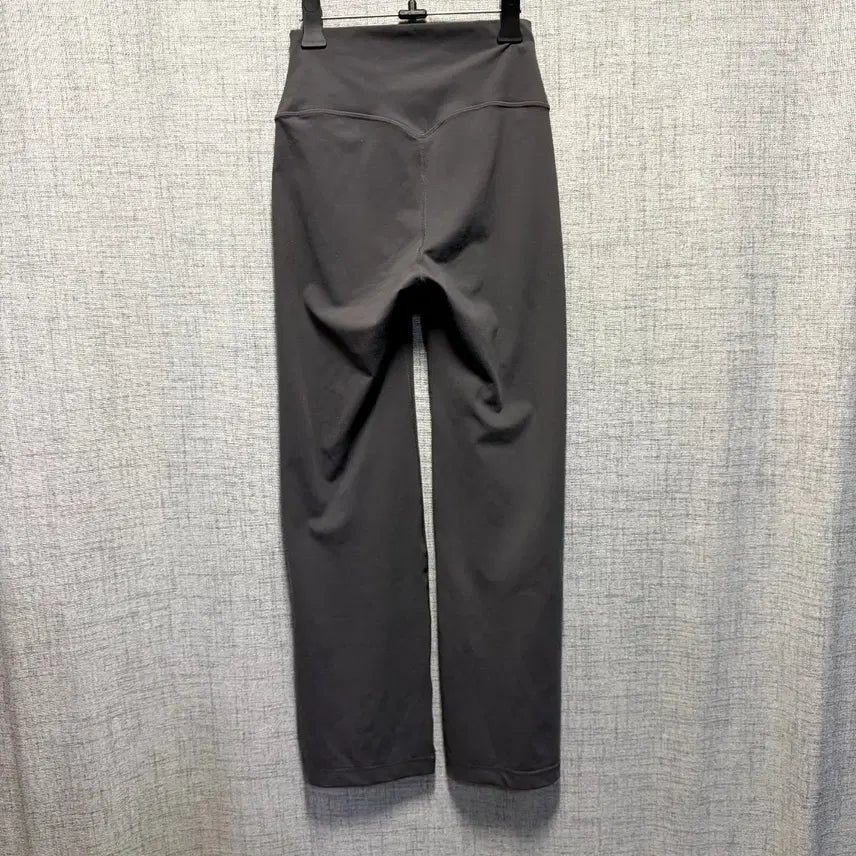 [BUNJANG] Mulawear Bootcut Leggings Size 6 / 뮬라웨어  부츠컷 레깅스 6