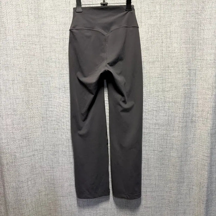 [BUNJANG] Mulawear Bootcut Leggings Size 6 / 뮬라웨어  부츠컷 레깅스 6