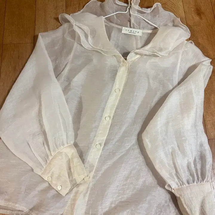 [BUNJANG] Sheer Frill Detail Blouse / 여리블라우스(비침있음)