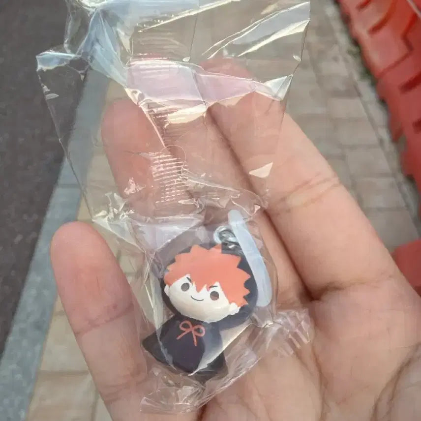 [BUNJANG] Haikyuu!! Hinata Raincoat Keychain (2 Types, Sealed) / 하이큐 히나타 우비키링 가챠2종