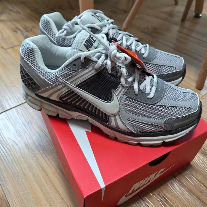 [BUNJANG] Nike Zoom Vomero 5 Cobblestone Women&