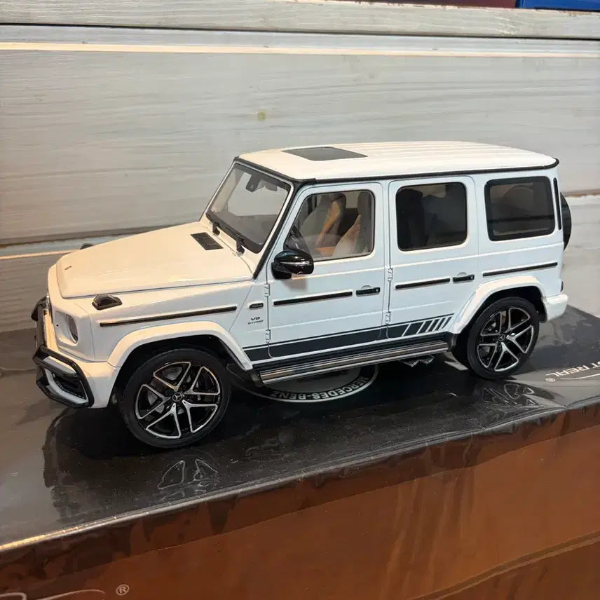 [BUNJANG] Almost Real 1:18 Mercedes-Benz G63 AMG Diecast Model / 1:18 올모스트리얼 벤츠 G63 AMG 다이캐스트 판매