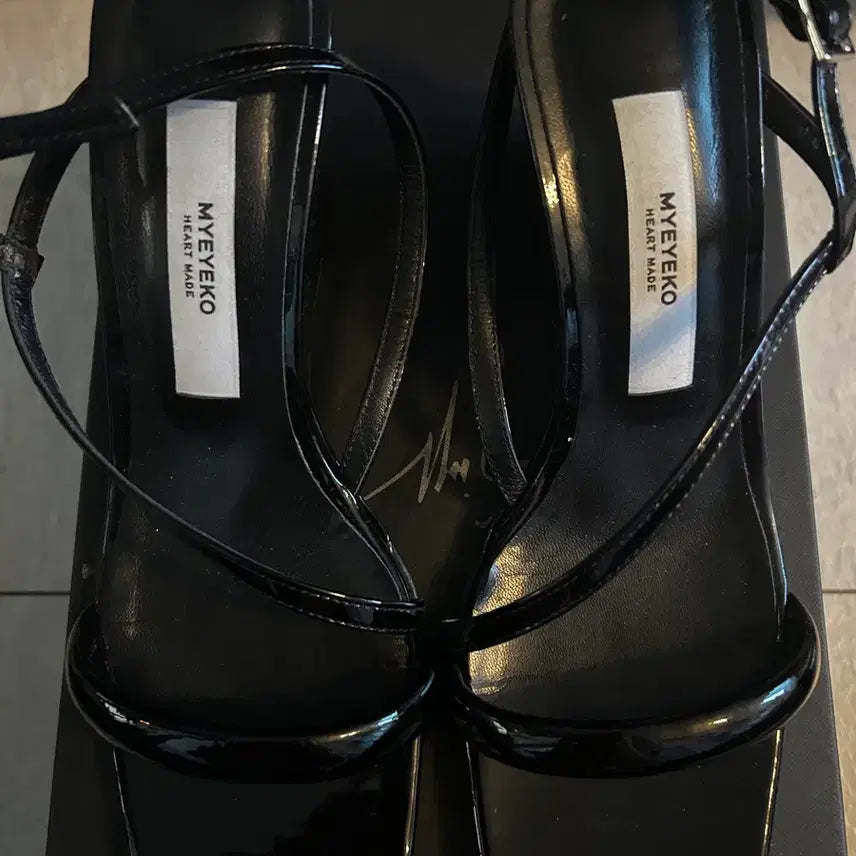 [BUNJANG] MYEYEKO Black Strap Sandals (240/37) / MYEYEKO 마이아이코 블랙 스트랩 샌들 240(37)