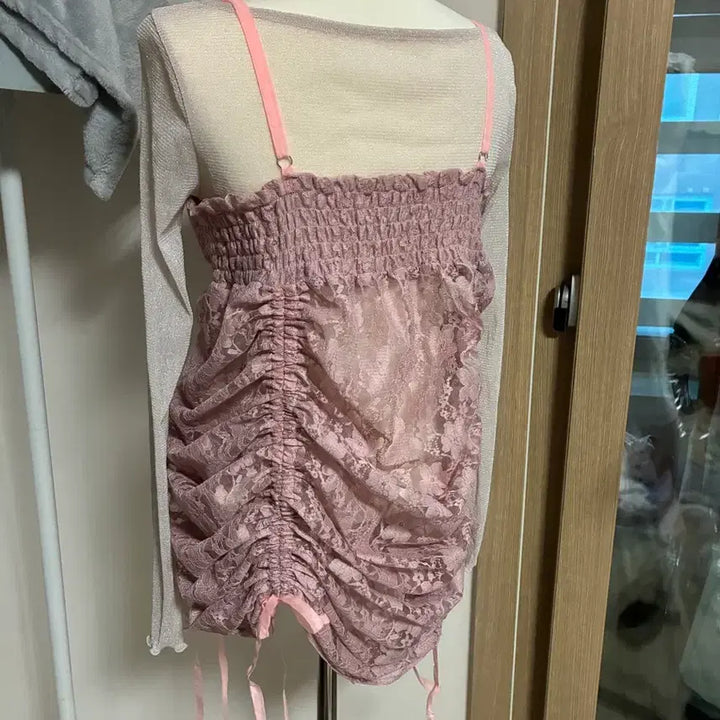 [BUNJANG] Pink Lace Shirring Top / 핑크 레이스 셔링 탑