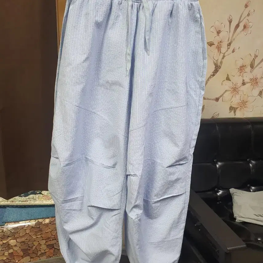 [BUNJANG] Newdaon Blue Stripe Balloon Fit Jogger Pants / 뉴다온 블루 스트라이프 벌룬핏 조거 팬츠