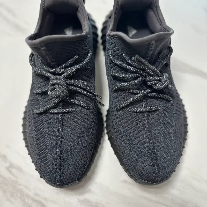 [BUNJANG] Adidas Yeezy Boost 350 V2 Black Onyx Shoes / 아디다스 이지부스트 350 V2 블랙 오닉스 265mm