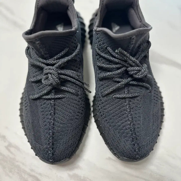 [BUNJANG] Adidas Yeezy Boost 350 V2 Black Onyx Shoes / 아디다스 이지부스트 350 V2 블랙 오닉스 265mm