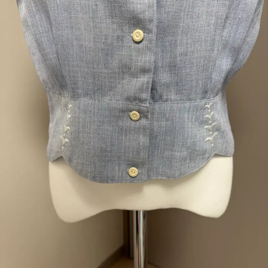 [BUNJANG] Hanamoto 101 Blue &amp; White Plaid Embroidered Vintage Blouse / 하나모토 101호 몬니 빈티지 잔체크 블라우스 출근룩 모리룩