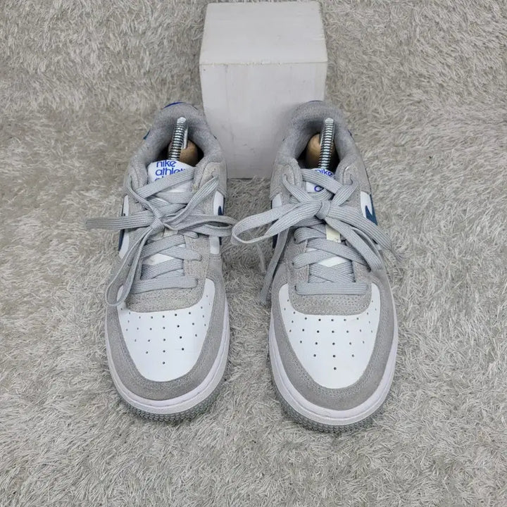 [BUNJANG] Nike Air Force 1 LV8 Athletic Club Sneakers (Size 225) / 구제짱짱맨 225 나이키 에어포스1 LV8 애슬레틱클럽 스니커즈