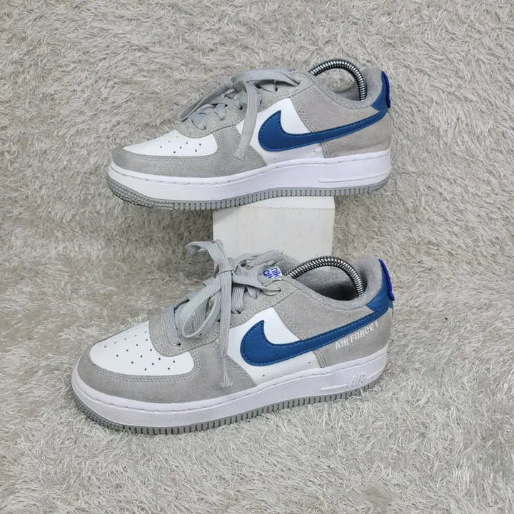 [BUNJANG] Nike Air Force 1 LV8 Athletic Club Sneakers (Size 225) / 구제짱짱맨 225 나이키 에어포스1 LV8 애슬레틱클럽 스니커즈