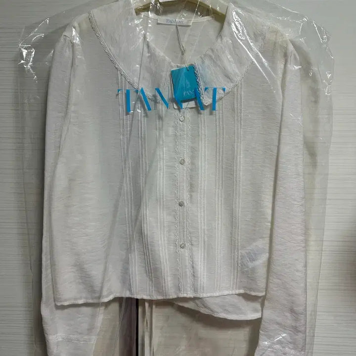 [BUNJANG] Tanat Blanc Tuck Blouse - New / 타낫 블랑 턱 블라우스 새상품