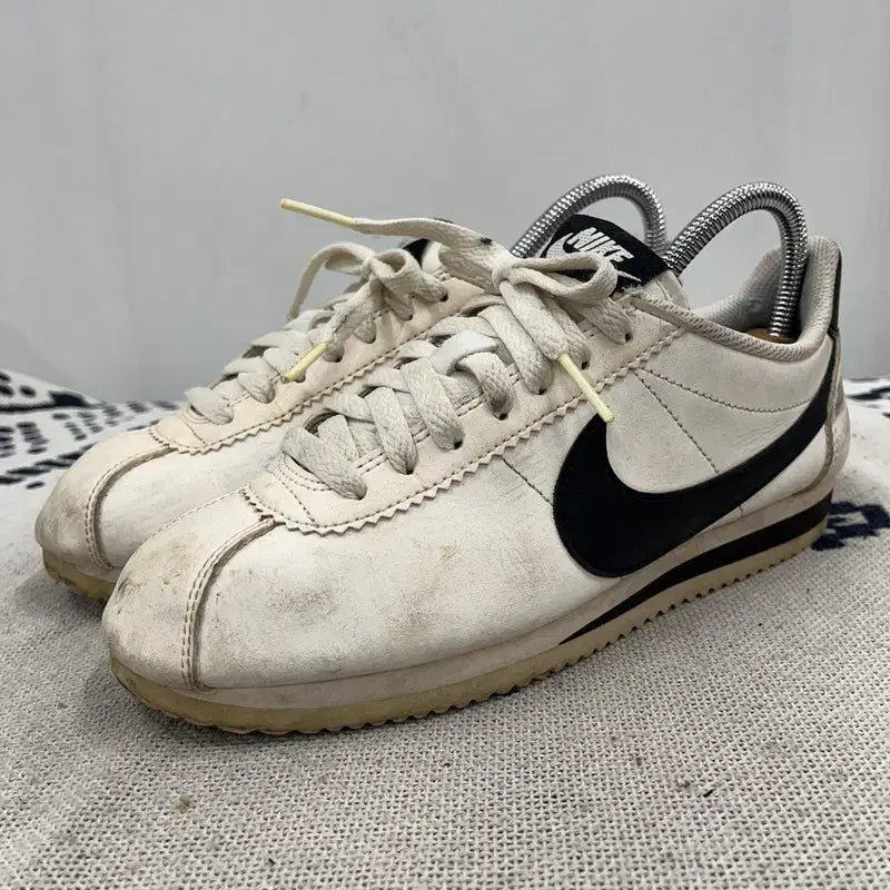 [BUNJANG] Nike Cortez Sneakers Athletic Shoes 235 / 나이키 코르테즈 스니커즈 운동화 235 X00534