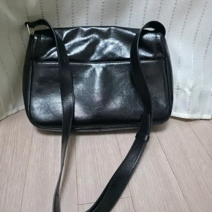 [BUNJANG] J.ESTINA Messenger Bag / 제이에스티나 메신저백