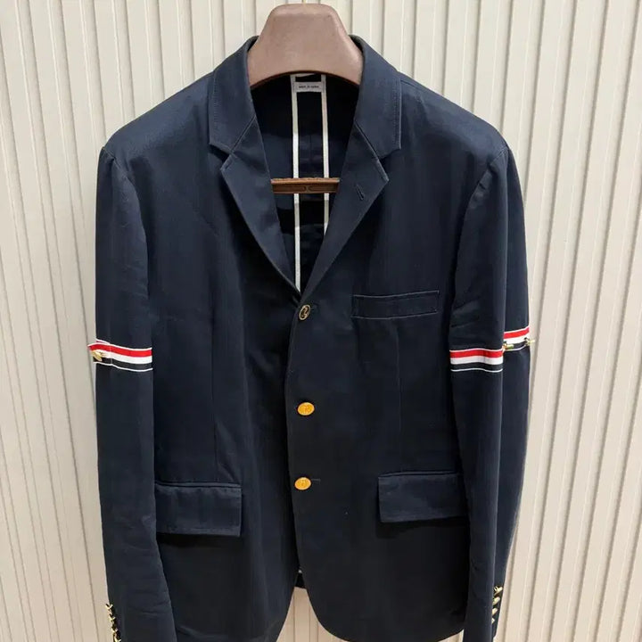 [BUNJANG] Thom Browne Navy Blazer with Gold Buttons and Armband - Size 3 / 톰브라운 암밴드 금장 블레이저 3사이즈