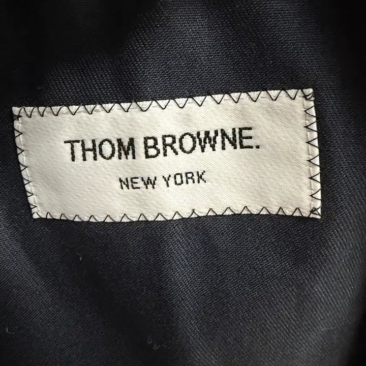 [BUNJANG] Thom Browne Navy Blazer with Gold Buttons and Armband - Size 3 / 톰브라운 암밴드 금장 블레이저 3사이즈