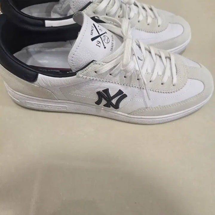 [BUNJANG] Polo Ralph Lauren New York Yankees Collaboration Sneakers US 9 / 폴로 랄프로렌 뉴욕 양키스 스니커즈 us9
