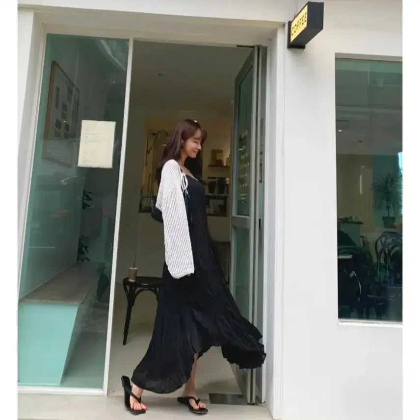 [BUNJANG] Asymmetrical Pleated Sleeveless Maxi Dress / 