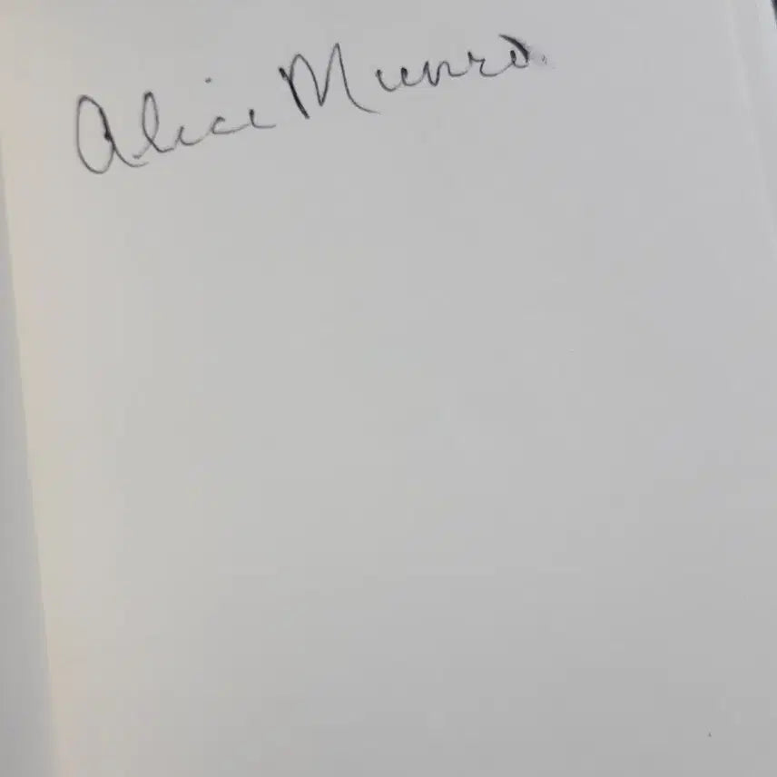 [BUNJANG] Alice Munro Dear Life First Edition / 앨리스 먼로 Dear Life 초판 1쇄 원서