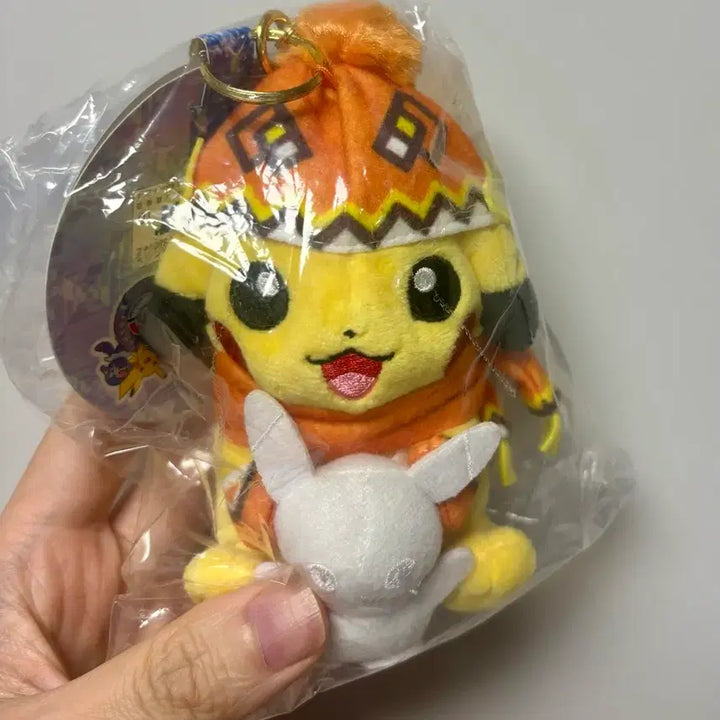[BUNJANG] Pokemon SAPPORO Pikachu Keychain Plush / 포켓몬인형 정품 삿포로 피카츄 키링