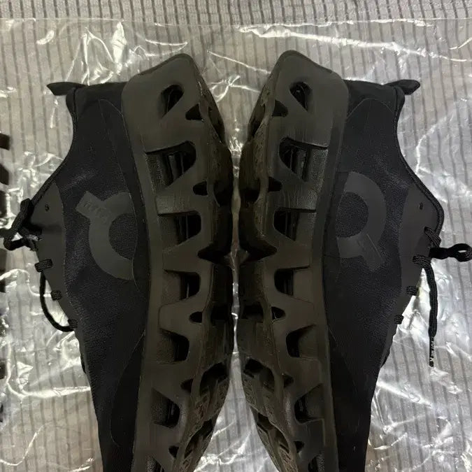 [BUNJANG] Kith x On Running K-Tech 1 T-Shirt / [275] 키스 x 온러닝 k 테크 1