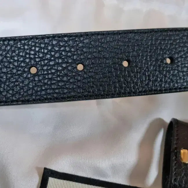 [BUNJANG] Gucci Black Leather Belt Gold Buckle / 구찌  블랙 가죽 벨트 금장 (남성용)