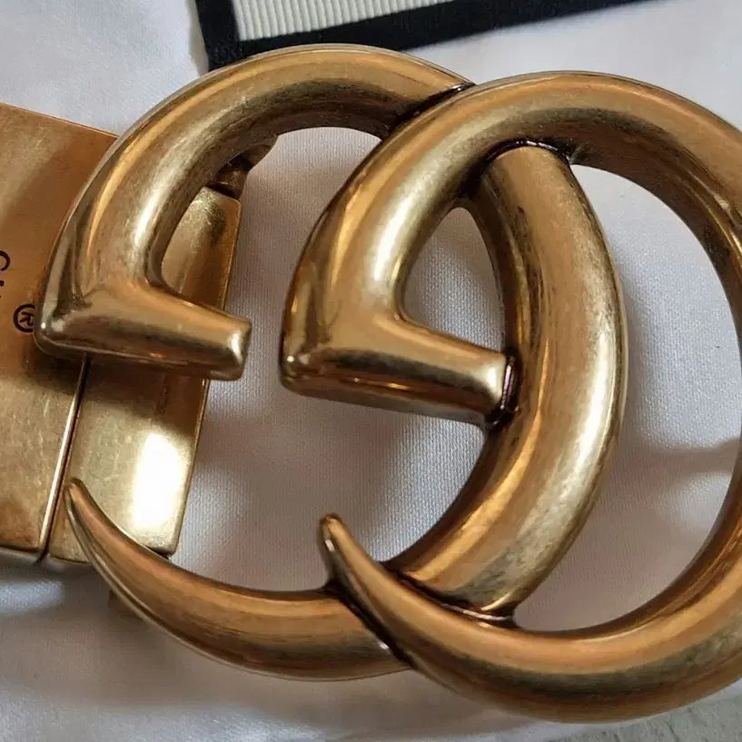 [BUNJANG] Gucci Black Leather Belt Gold Buckle / 구찌  블랙 가죽 벨트 금장 (남성용)