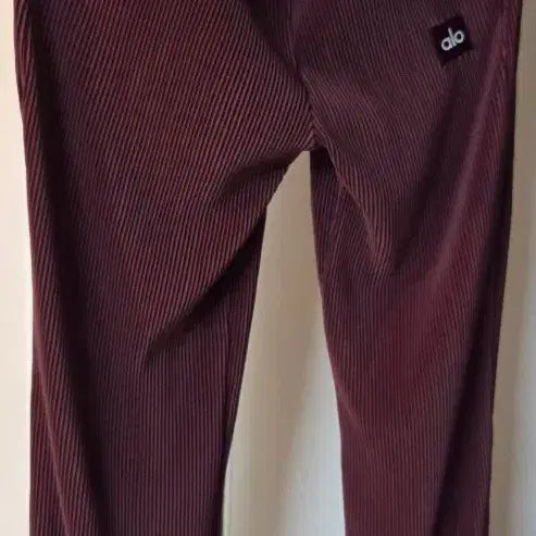 [BUNJANG] ALO Burgundy Pleated Pants (Size S) / ALO 알로 스타일 버건디 플리츠 바지s