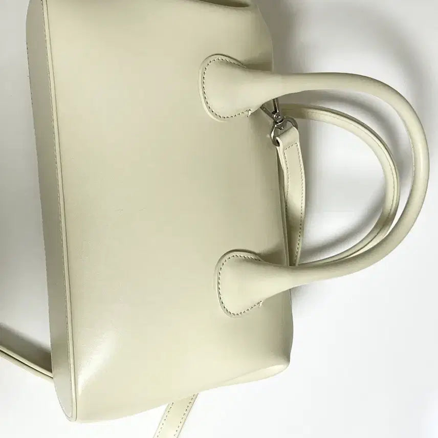 [BUNJANG] Osoi Brot Bag Cream Basic Size / 오소이 osoi 보트 브로트백 BOAT BROT cream 백 기본사이즈