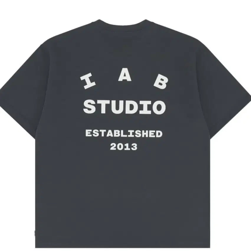 [BUNJANG] IAB Studio 26 Logo T-Shirt Charcoal White XL / XL) 아이앱 스튜디오 26 아이앱 티셔츠 차콜 화이트 미개봉 새제품.