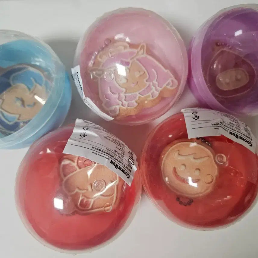 [BUNJANG] Cookierun Cookie &amp; More PVC Keychain Bundle Set (Dog Cookie, Strawberry Cookie) / 쿠키런 쿠키앤모어 pvc 키링 일괄 세트 판매 쉐밀 이슈 들개 용쿠 딸기