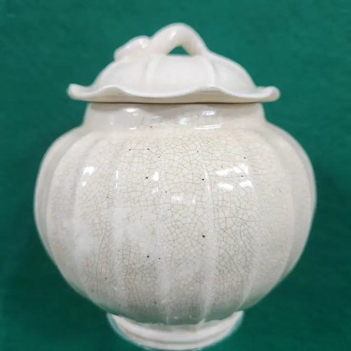 [BUNJANG] Yuan Dynasty Celadon Glaze Melon-Shaped Lotus Leaf Covered Jar / 중국도자기               원대 청백유 과릉형 하엽개관