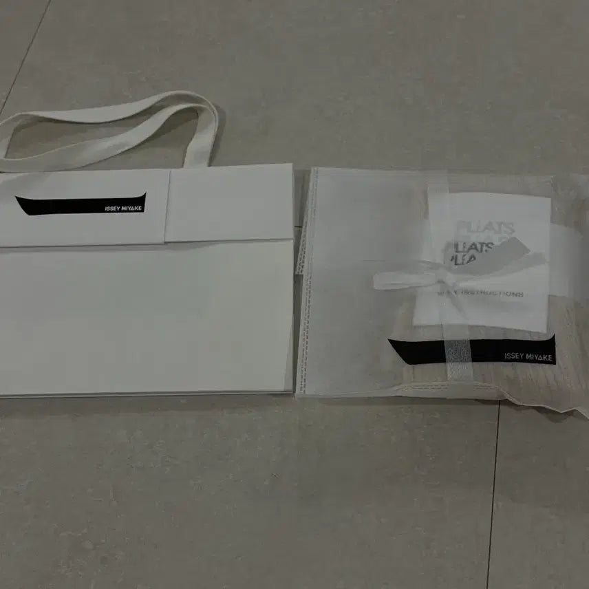 [BUNJANG] Pleats Please Scarf Beige / 플리츠플리즈 스카프 베이지