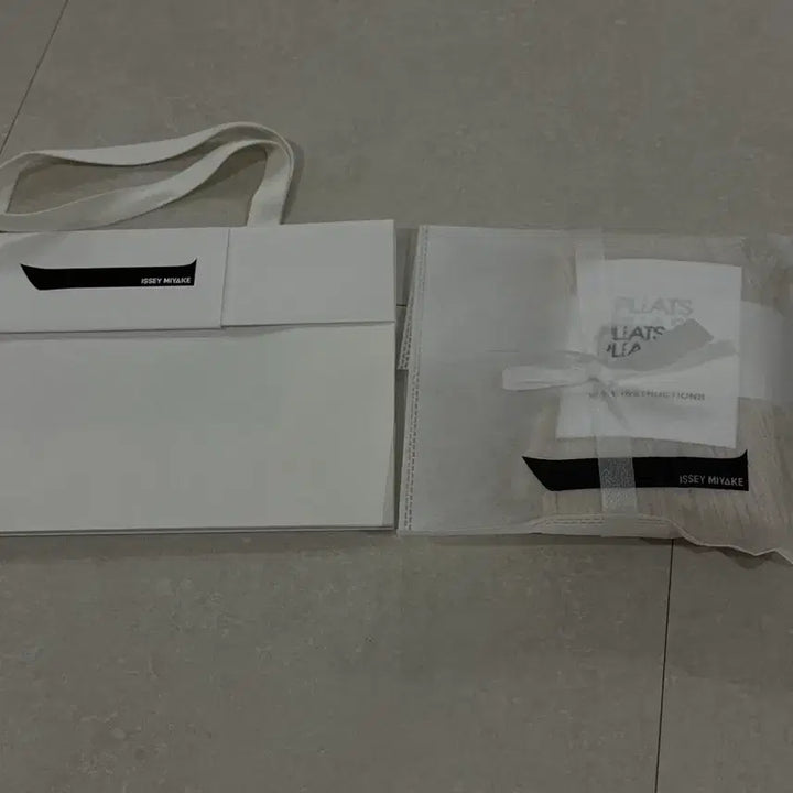 [BUNJANG] Pleats Please Scarf Beige / 플리츠플리즈 스카프 베이지